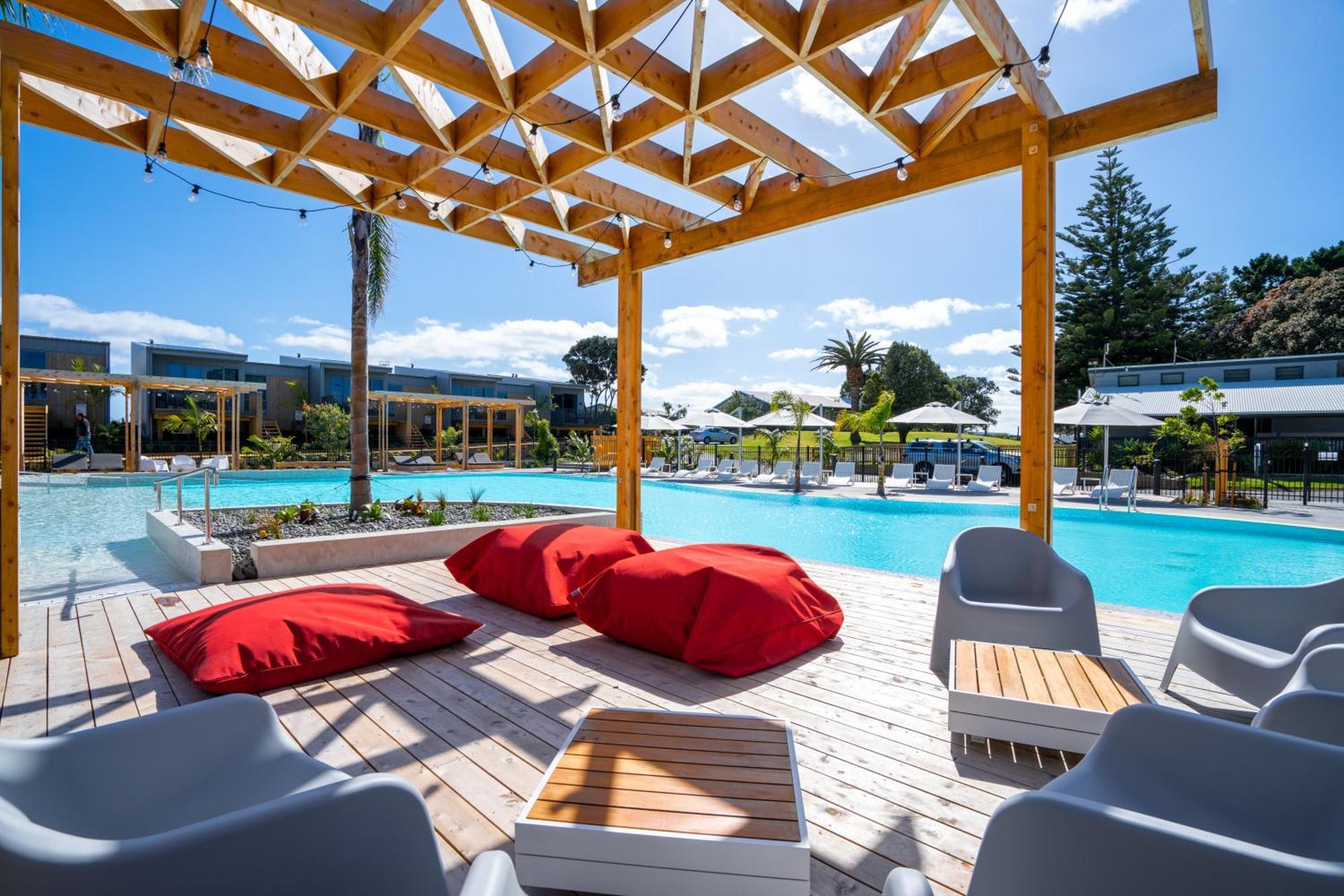 Tasman Holiday Parks - Papamoa Beach المظهر الخارجي الصورة The pool at the Hotel